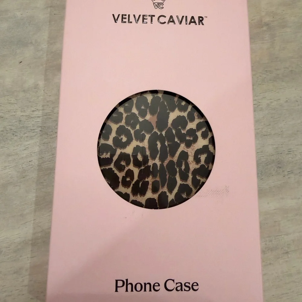 Velvet Caviar Leopard Print MagSafe Phone Case - Brown & Tan 17 PRO MAX